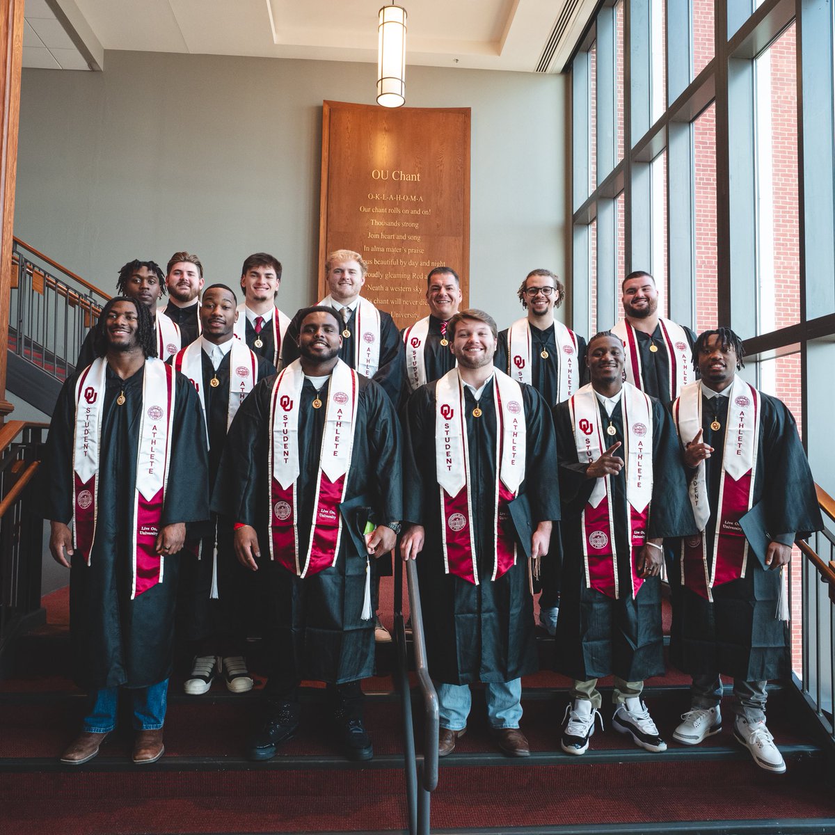 OU_Football's tweet photo. Sooners for life ☝️ 

Congrats to our fall graduates 🎓 https://t.co/lVbU7srUOD