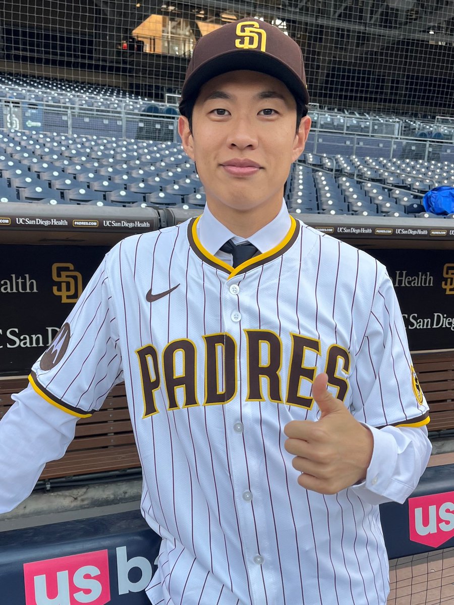 muroi_m's tweet image. 【球団発表】キウムはポスティングシステムでサンディエゴ・パドレス入りが決まったソン・ソンムン選手のMLB進出を祝福。

同球団から6人目のメジャーリーガーとなりました（写真：キウムヒーローズ）