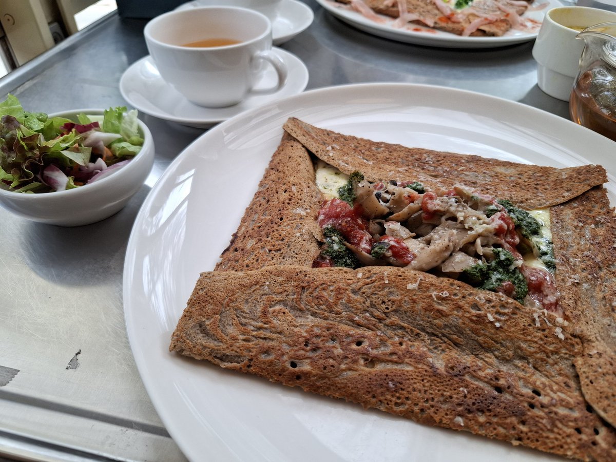 ayaquo's tweet image. cafe du lievreうさぎ館は吉祥寺駅より徒歩１５分ほどですが、吉祥寺駅からバスでもお越しいただけます。
(文化園前で下車・徒歩3分)
レストラン内のギャラリーのため、恐れ入りますがフードのオーダーをお願いしています。

作品のお問い合わせは吉田キミコさんのＸまで、お願いいたします。