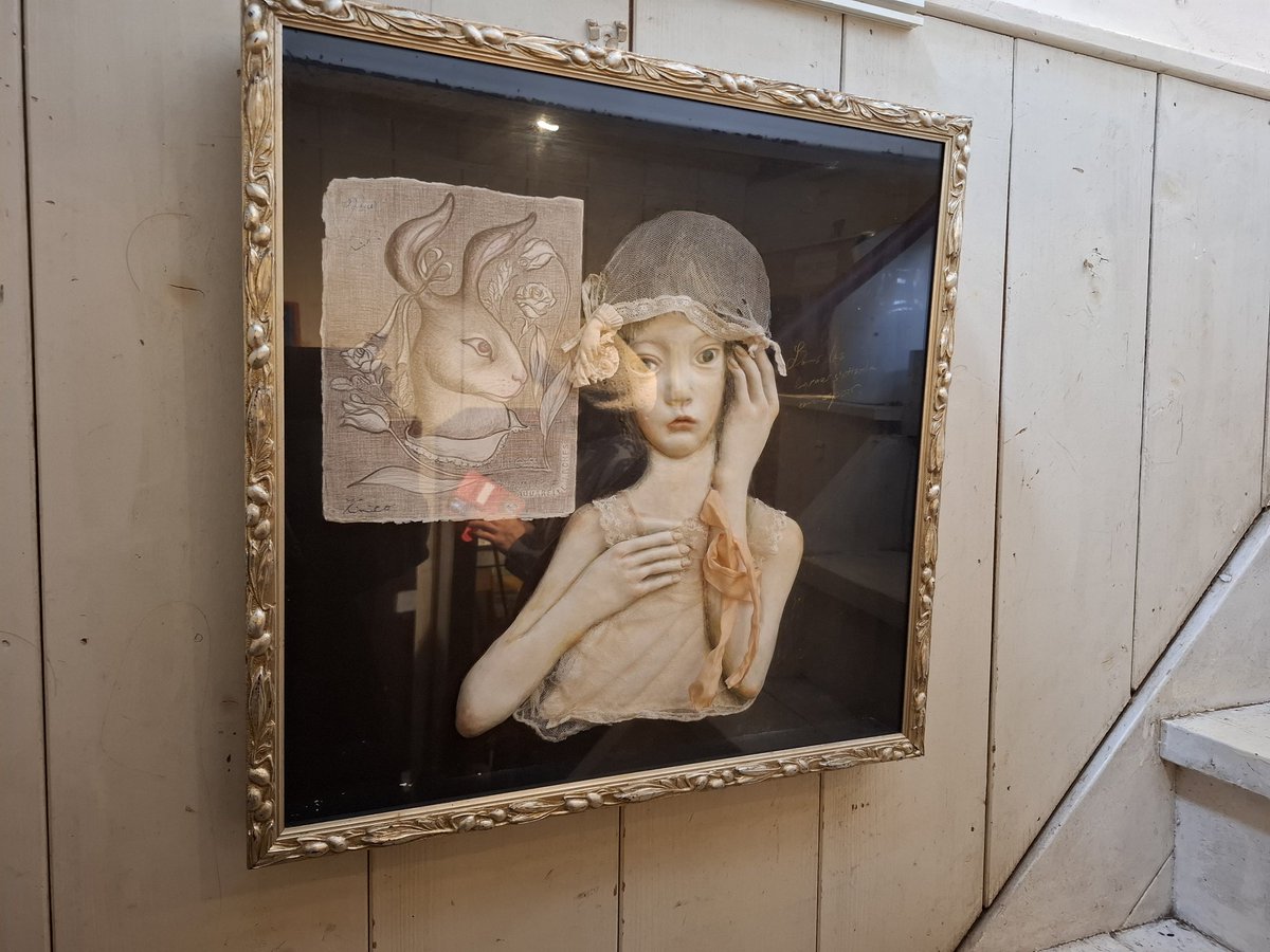 ayaquo's tweet image. cafe du lievreうさぎ館は吉祥寺駅より徒歩１５分ほどですが、吉祥寺駅からバスでもお越しいただけます。
(文化園前で下車・徒歩3分)
レストラン内のギャラリーのため、恐れ入りますがフードのオーダーをお願いしています。

作品のお問い合わせは吉田キミコさんのＸまで、お願いいたします。