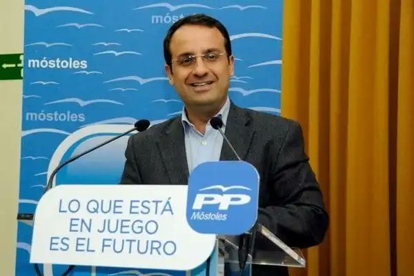 D_S_Iglesias's tweet image. Daniel Ortiz, ex-alcalde del PP en Móstoles.
Ingresa en prisión tras ser condenado.
