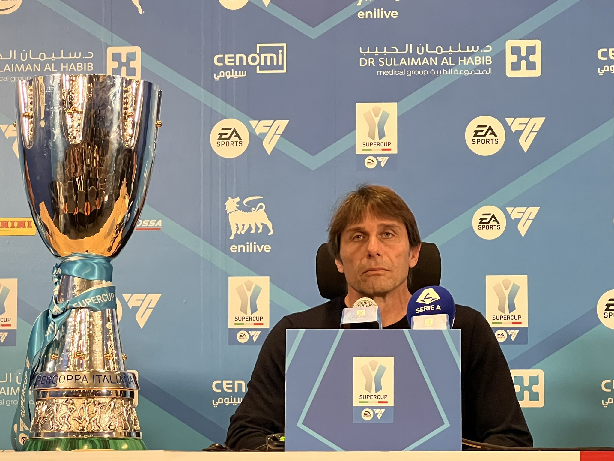 أنطونيو كونتي مدرب فريق نابولي في المؤتمر الصحافي: -خسرنا سابقاً من بولونيا في الدوري في مباراة لم تكن جيدة لنا، جعلتني غاضباً، بعدها قمنا بتقييم الوضع وتصحيحه، ومن حينها تمكنا من تقديم عملاً جيداً وسط ظروف صعبة، واليوم نحن نفوز عليهم. #نابولي_بولونيا 