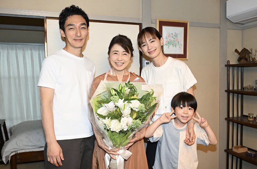 #終幕のロンド 

ありがとうございました♪♪
お疲れさまでした♪(๑ᴖ◡ᴖ๑)♪

毎週の楽しみが
なくなっちゃって
もうロスになってます😂😂

つよポン
3ヶ月
ありがとう💛💛

#草彅剛 💛