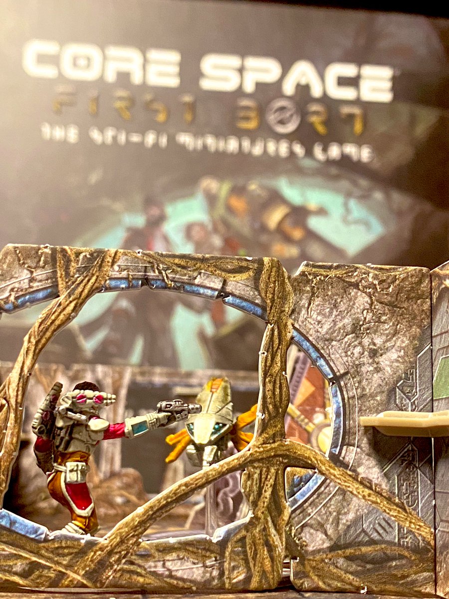 Back to basics!!!

Sale a mesa el #corespace First Born de <a href="/BattleSystemTWS/">Battle Systems</a> 

- 25 de montaje del escenario
- 5 minutos de repaso de reglas
- 40 minutos del primer escenario de la campaña
- y encima victoria (era muy sencillo, la verdad 😬) 
- pero me encanta
🤷🏻‍♂️

Easy!