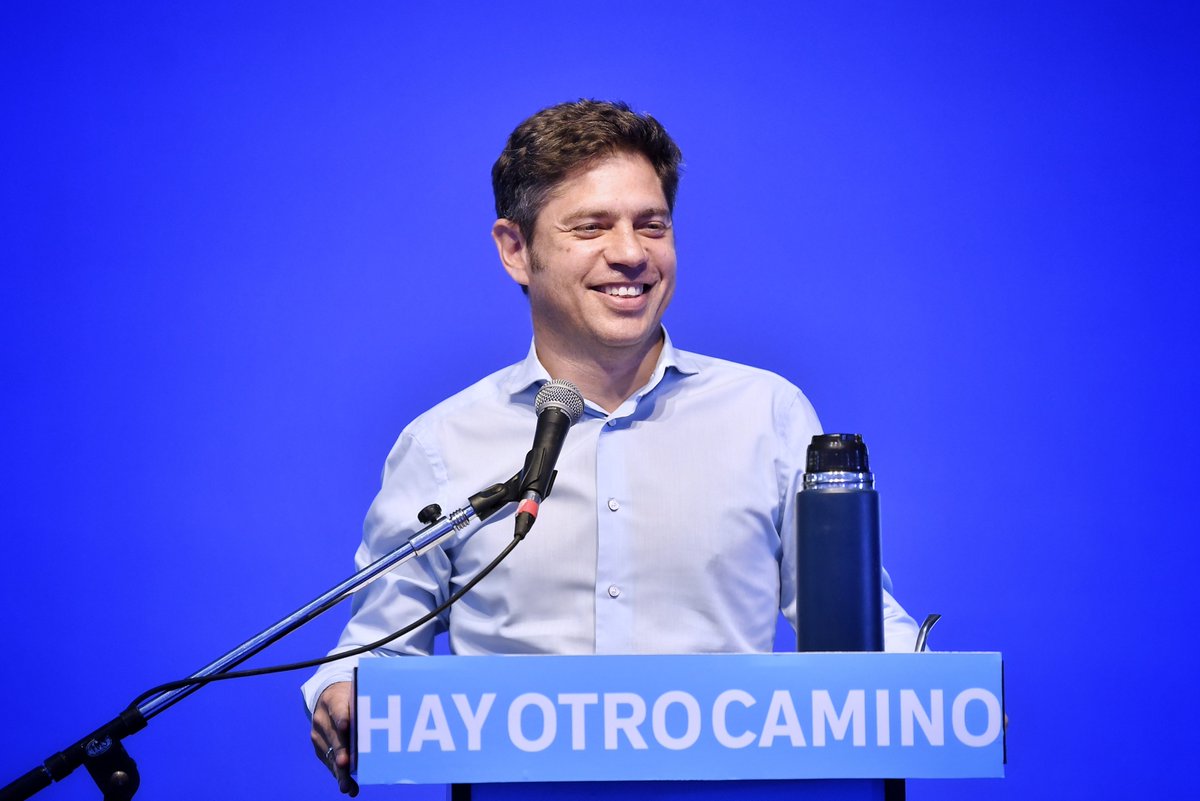 Dijimos que íbamos a ser escudo y red para defender a los sectores agredidos por Milei pero también que nuestra misión era construir una alternativa sin sectarismos, sin dejar de hablarle al que piensa distinto. Resistir y cuidar no es suficiente, también hay que darle a nuestro