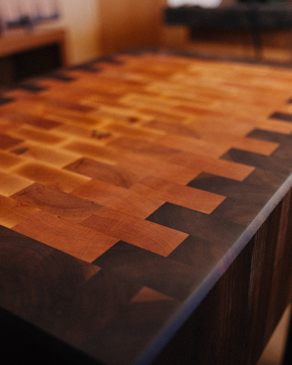 MontanaBlockCo's tweet image. Our butcher block island is waiting for a forever home! Sturdy, solid, end-grain design with forged bars on either end to hold towels or tools. Stop by our showroom in the new year to check it out!

Quality. Functional. Art.
100% USA Made.

#butcherblock
#woodworking