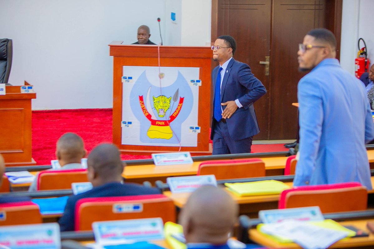 jaredpanzubbk's tweet image. #RDC #APK : En marge de la plénière consacrée à la reddition des comptes de l’exercice 2024, présentée et défendue ce lundi 22 décembre 2025,  par le Ministre provincial des Finances, Magloire Kabemba @KABEMBAMagloir1 , dans le cadre de la continuité et du principe de