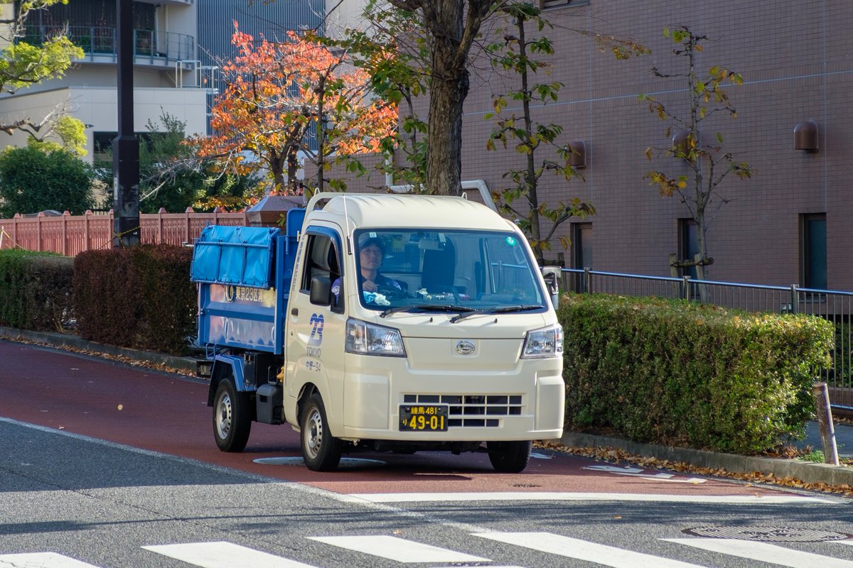 I was lucky one morning in Tokyo to see a convoy of compact waste collection vehicles leaving Meguro Incineration Plant. This is the epitome of adapting your vehicles to your city rather than your city to your vehicles.