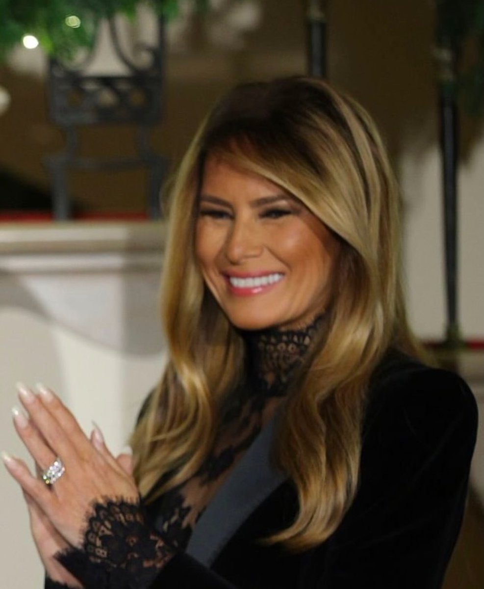 Let’s take a moment to remember how absolutely breathtaking Melania Trump looked on December 11, 2025, at the Congressional Ball celebrating the holiday season in the Grand Foyer of the White House in Washington, D.C. ✨🎄

Honestly… what a woman. 💫