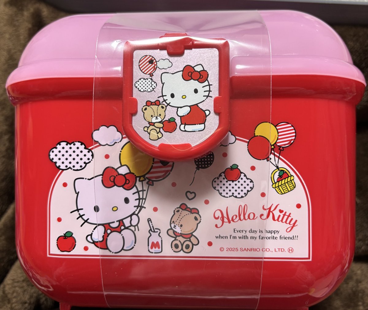 懐かしいカラーなキティちゃん🩷❤️ メイクボックスか 奈々ぬいさん達