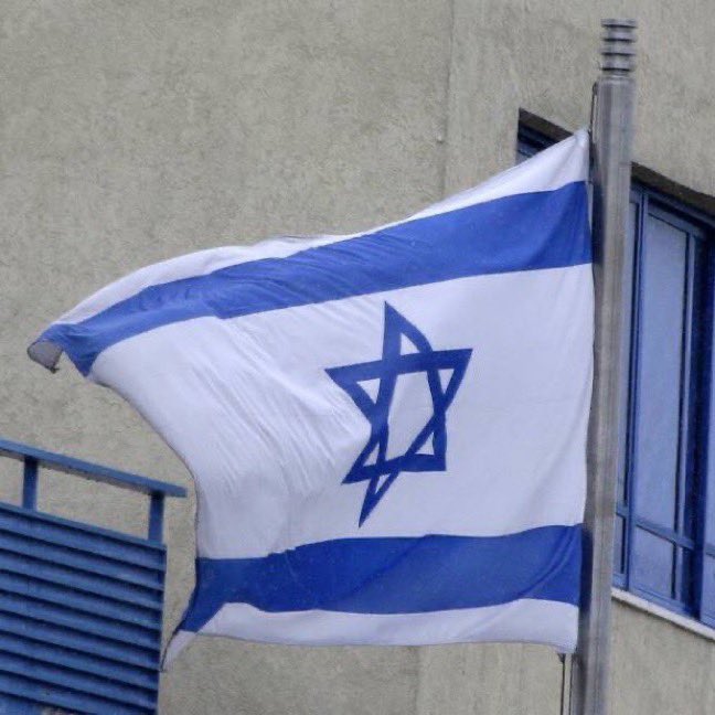 AdameMedia's tweet image. 🚨 🇮🇱 🇮🇹 lsraeI’s Mossad was caught spying on Italian PM Meloni and senior officials to gather blackmail for extortion. 

lsraeI is doing this to every politician.