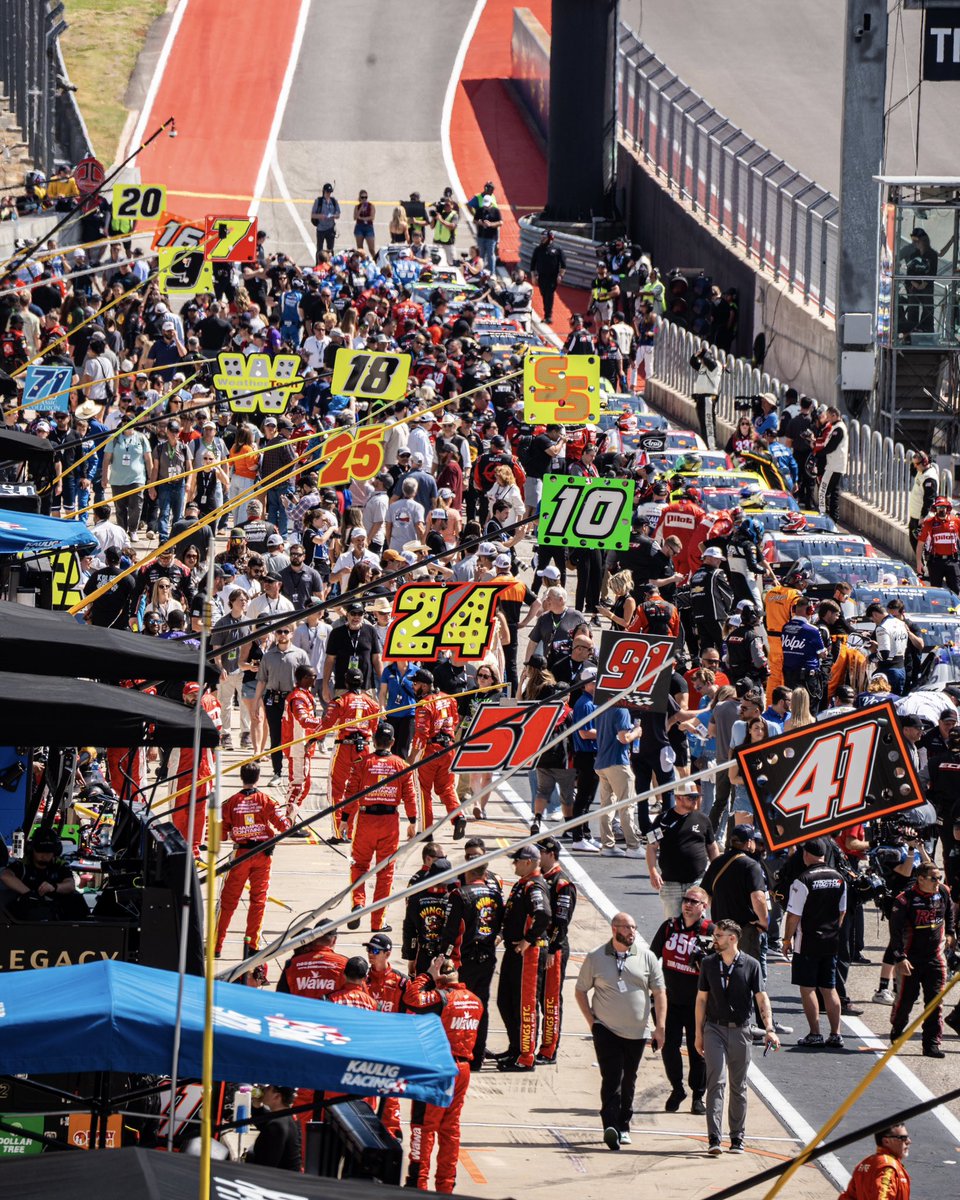 COTA's tweet image. Two NASCAR at COTA seats. One unbeatable price.
Score two Turn 12 tickets for only $99 at
thecircuit.com/event/NASCAR 🎄