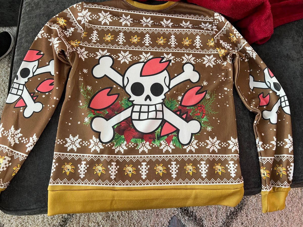 I finally got my One Piece Christmas sweater! It’s so pretty! I’m also currently in the Foxy Pirates arc. Foxys laugh is pretty rough 😂

#ONEPIECE #tonytonychopper #strawhatpirates