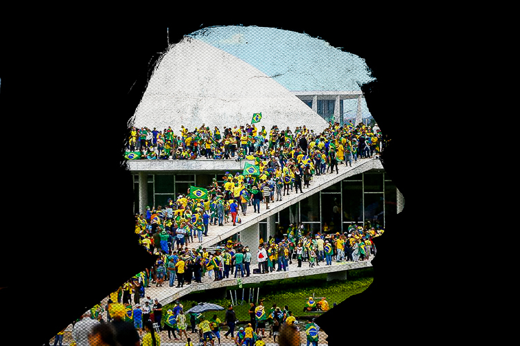 siteptbr's tweet image. Empresas e instituições que bolsonaristas já tentaram BOICOTAR e FALHARAM miseravelmente:

• Rede Globo
• Magazine Luiza
• Itaú
• Santander
• Natura
• O Boticário
• Renner
• Posto Ipiranga
• Piracanjuba
• Avon
• BIS
• PagSeguro
• Nestlé
• Havaianas