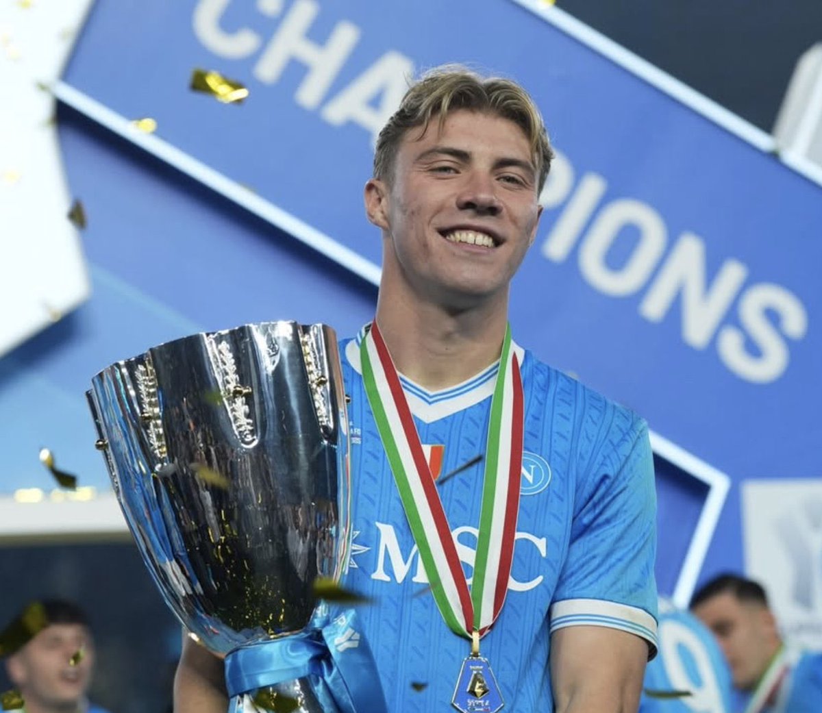 bt3's tweet image. 🚨🚨🚨🚨🗣️ هويلاند:

ياله من قرار يبدو عظيم.