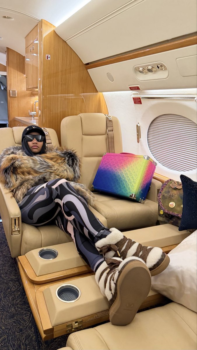 MINAJMEETDAWOO tweet media