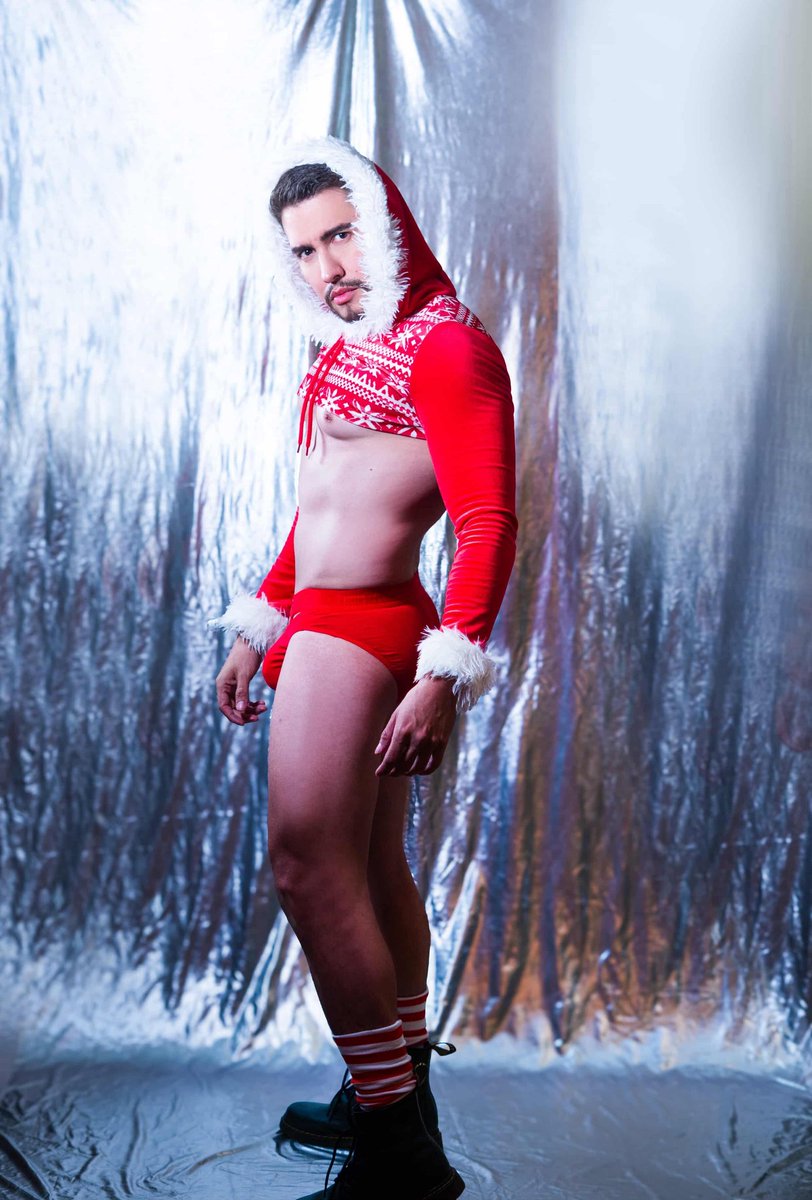 lovehot_w's tweet photo. Happy Holidays🎄
1/3
Model : @r2islove ❤
. 
#follow IG @r2islove 
. 
#handsome #fit #gym #bulge #bulto https://t.co/F5VXQVW1Kt