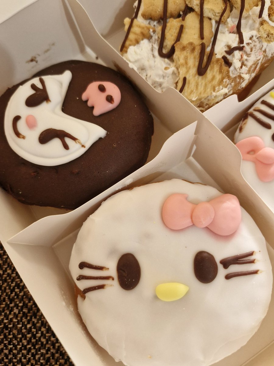 Tenía miedo porque era por delivery, pero mis donitas ft. Hello Kitty vinieron bonitas 🎀