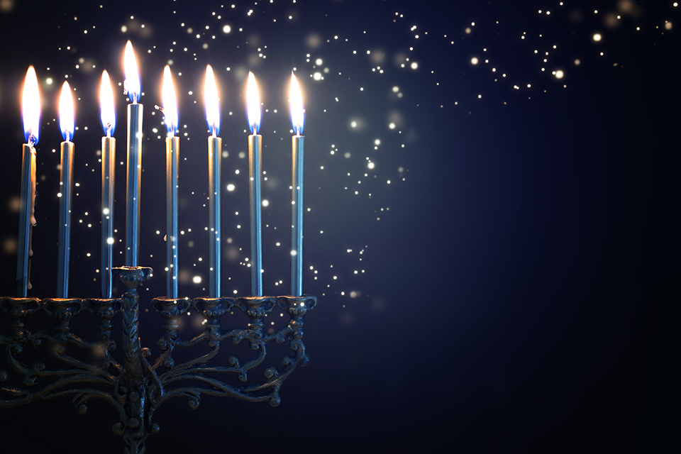 NiteLitePromo's tweet photo. On this final day of Hanukkah...we hope that the warmth of joy, glow of prosperity, and sparkle of happiness, found during the Festival of Lights, continues through the new year! ✨ https://t.co/hzcPOyhI99
