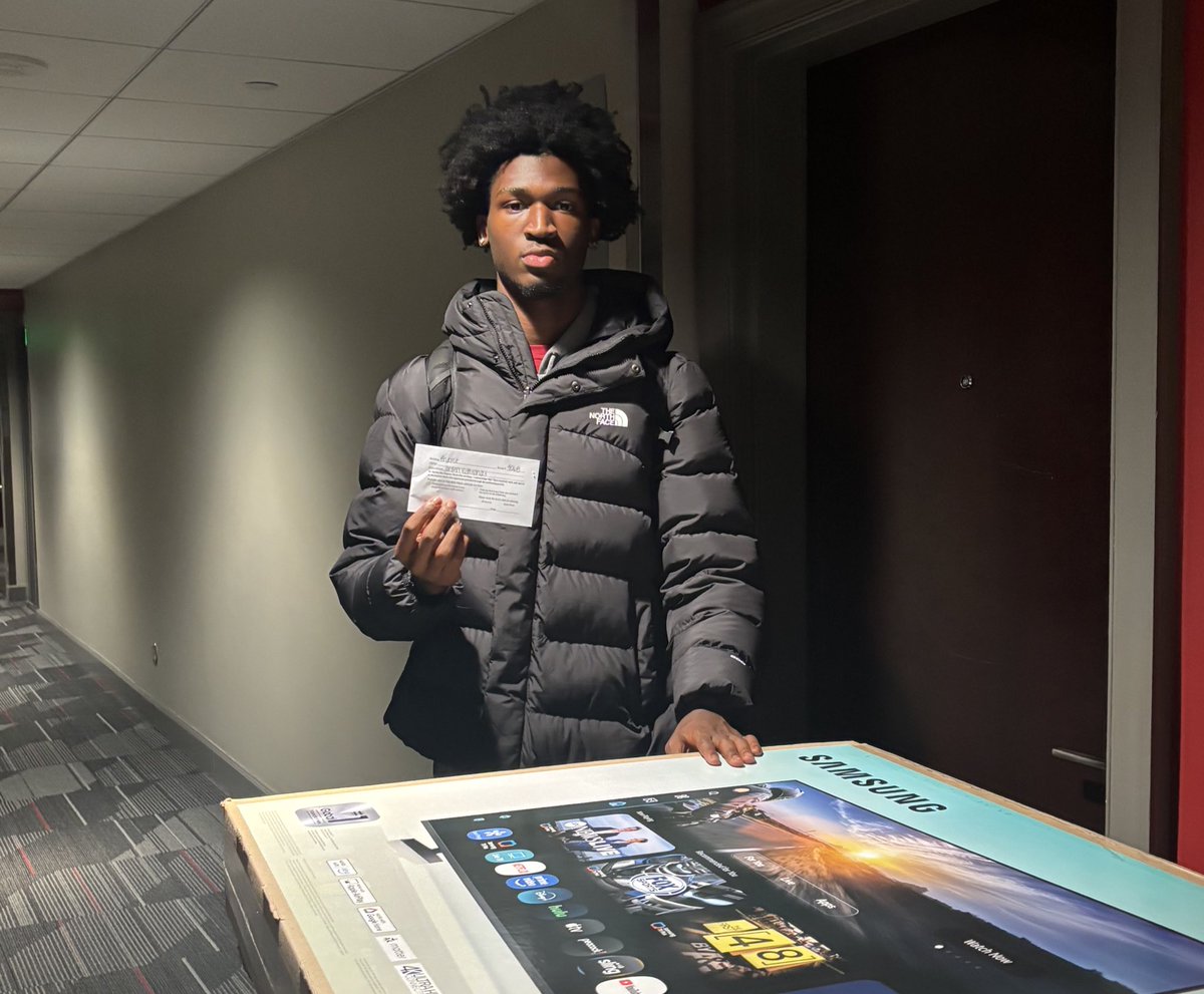 BrettGreenberg_'s tweet image. No. 1 CB signee @JordenEdmonds moved into his Alabama dorm on Monday &amp;amp; will participate in Rose Bowl practice, along with a handful of others in the 2026 class.

Exciting moment for the Peach State standout.

Who else is headed to campus this week?

➡️ 247sports.com/college/alabam…