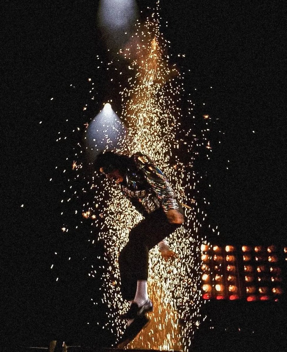 captaineomjjx's tweet image. The Greatest Entertainer Of All Time