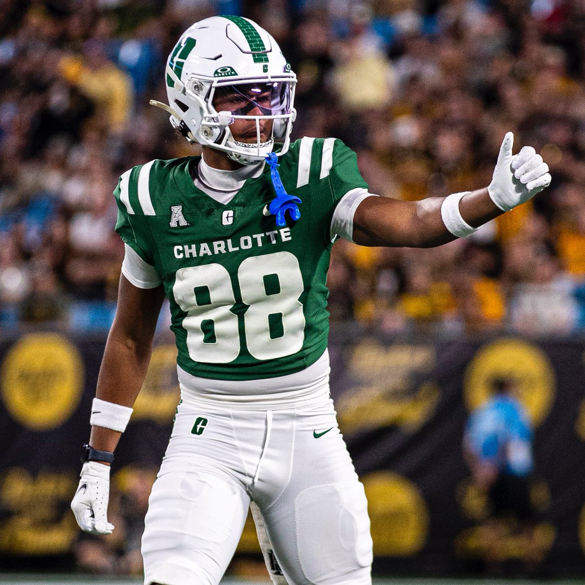 Charlotte wide receiver Miles Burris (<a href="/Mbelite7/">Miles Burris</a>) plans to enter the transfer portal, his reps <a href="/nxtsportsagency/">Next Sports</a> tells <a href="/chris_hummer/">Chris Hummer</a>.

The 6-foot-2, 200-pound sophomore caught 19 passes for 213 yards, averaging 11.2 yards per catch in two seasons.

247sports.com/player/miles-b…