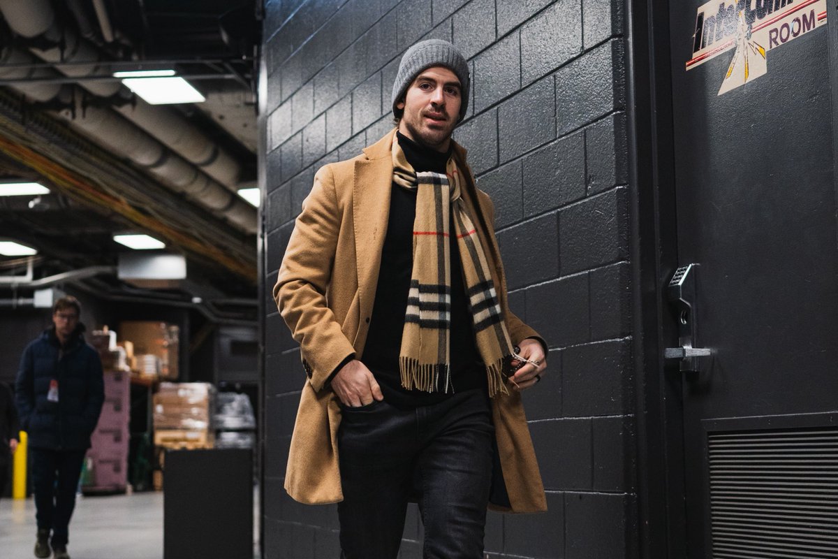 Canucks's tweet image. Cozy Canucks.🧣