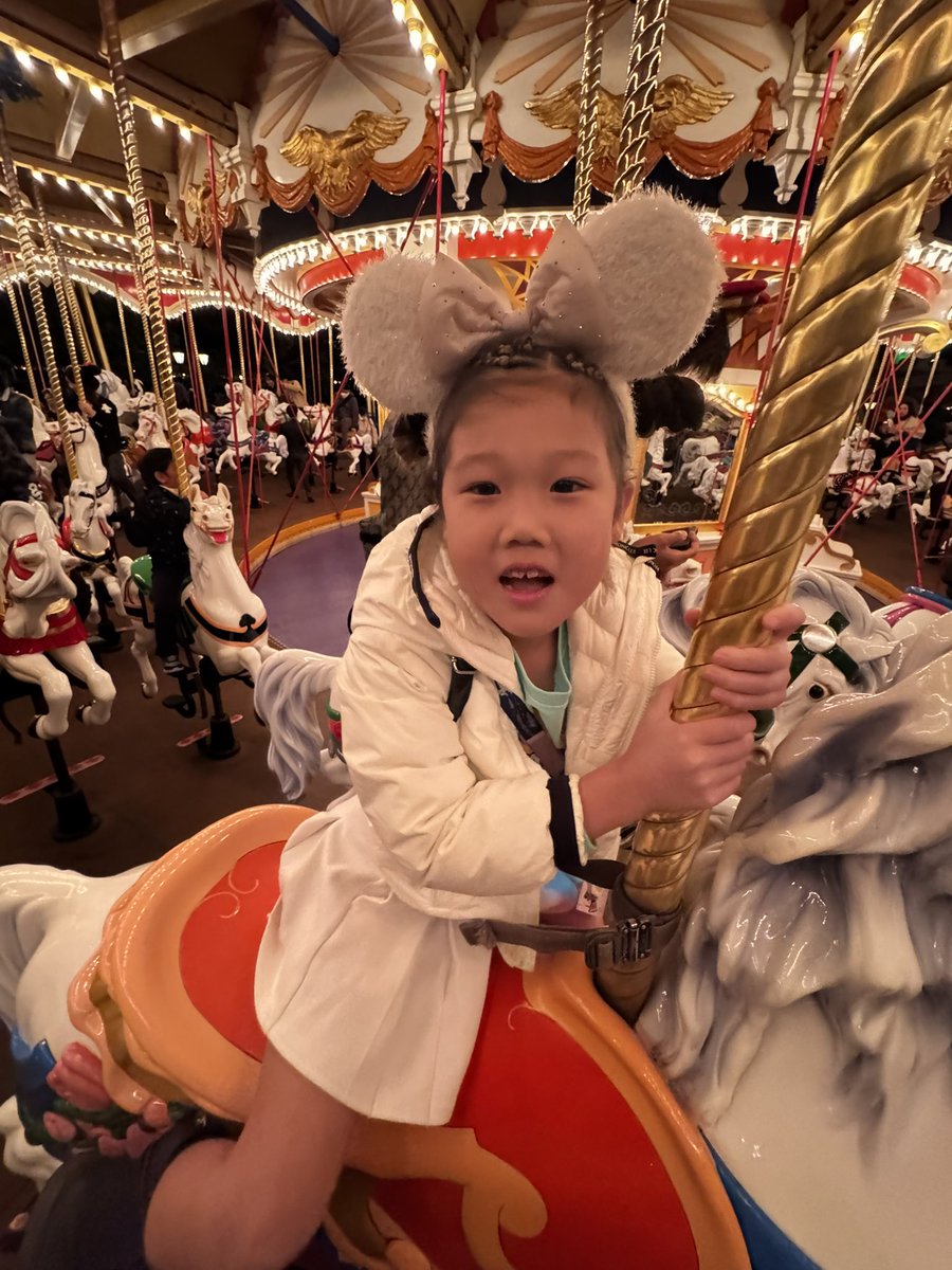 BigLady1023's tweet photo. 🐭🏰👑💓 https://t.co/goKTE7UPfl
