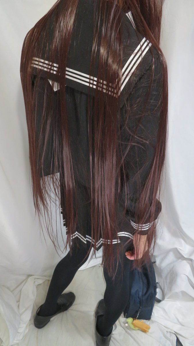 みなさまこんばんは😃
年末年始がどっぷり仕事で昨日今日がようやく公休だったので、まだ正月気分のうちに慣らし運転😎新職場も徐々に慣れつつあります✌️
それはそれとして、やっぱセーラータイツロングヘアは個人的に最高です☺️これで動画も録っときたい🎥
#女装
#セーラー服
#ロングヘア
#脚フェチ