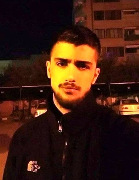 Kooyedaneshgah's tweet photo. سال‌ها می‌گذرد…
اما جای خالیِ #محمدمهدی_کرمی و #محمد_حسینی
نه عادی می‌شود، نه فراموش.

#اعتراضات_سراسری https://t.co/hnOZ6vUyBn