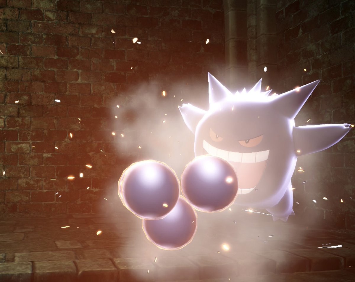 yugen94's tweet image. 何か食べてるゲンガー。
きのこのほうし、タネばくだん辺りでも撮れそう。