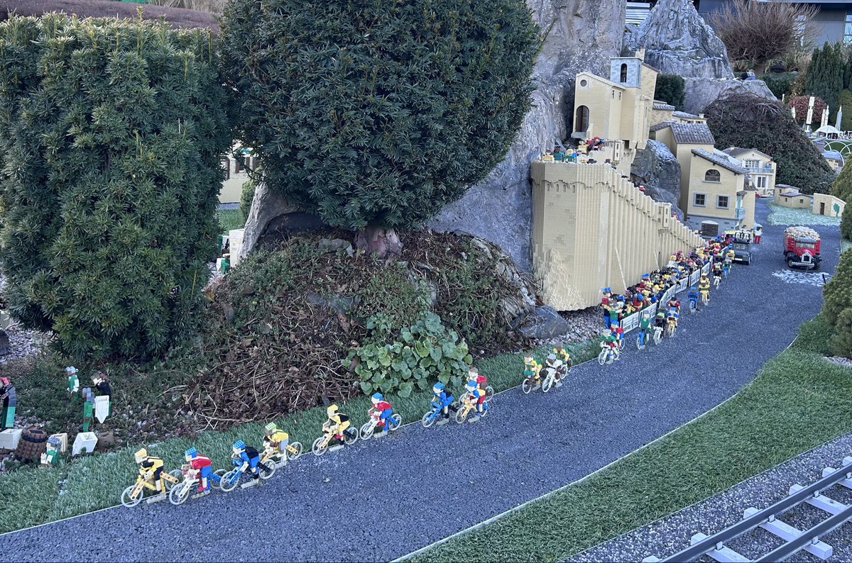 Felix Lowe tweet media