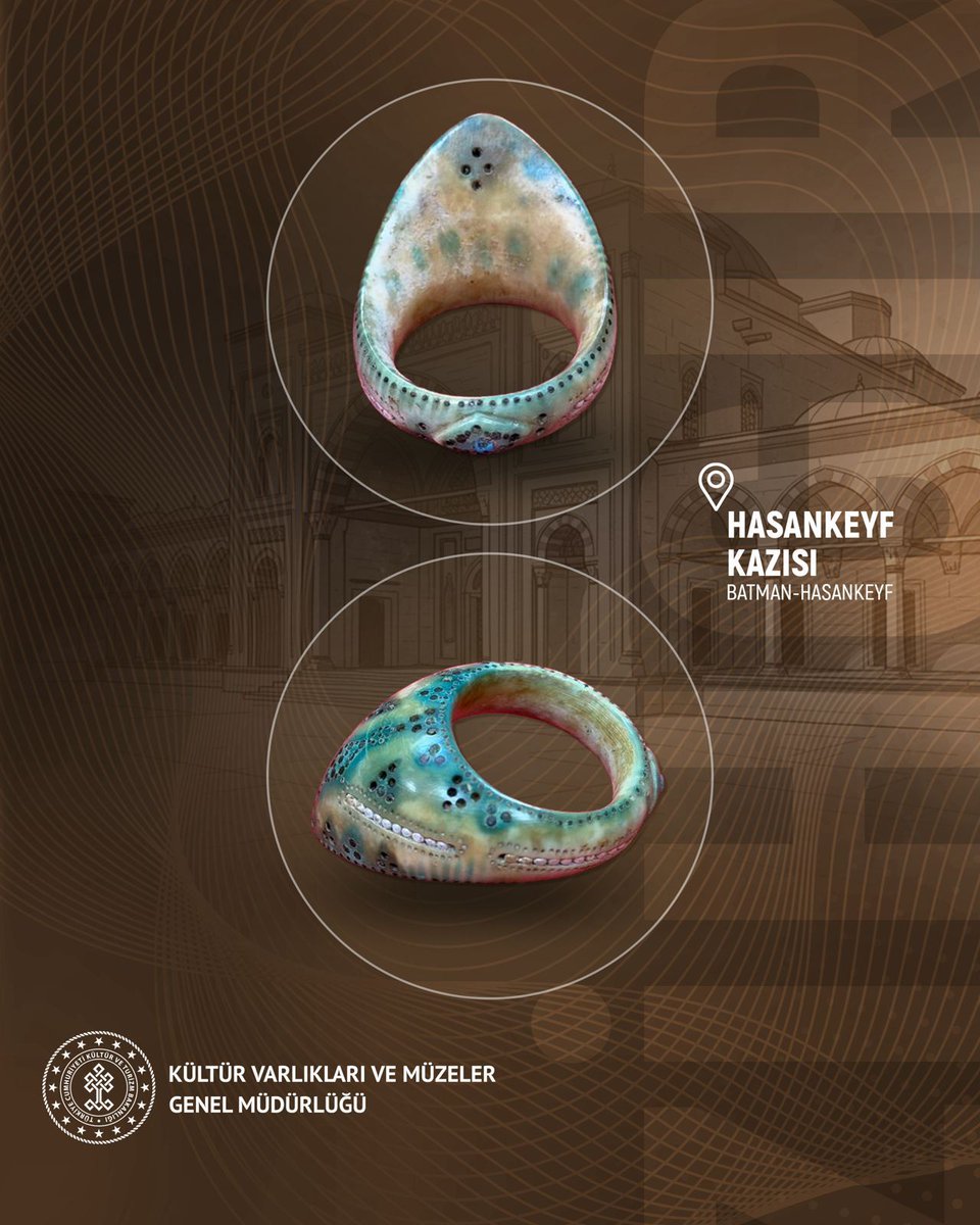 Artuklu Saray Kültüründen Bir İz: Zihgir

Bakanlığımızın himayelerinde yürütülen Geleceğe Miras Projesi kapsamında, Hasankeyf Kazısı’nda Artuklular Dönemi’ne ait nadir bir eser gün yüzüne çıkarıldı.

Büyük Saray yapısının güneydoğu köşesinde gerçekleştirilen kazılarda ortaya