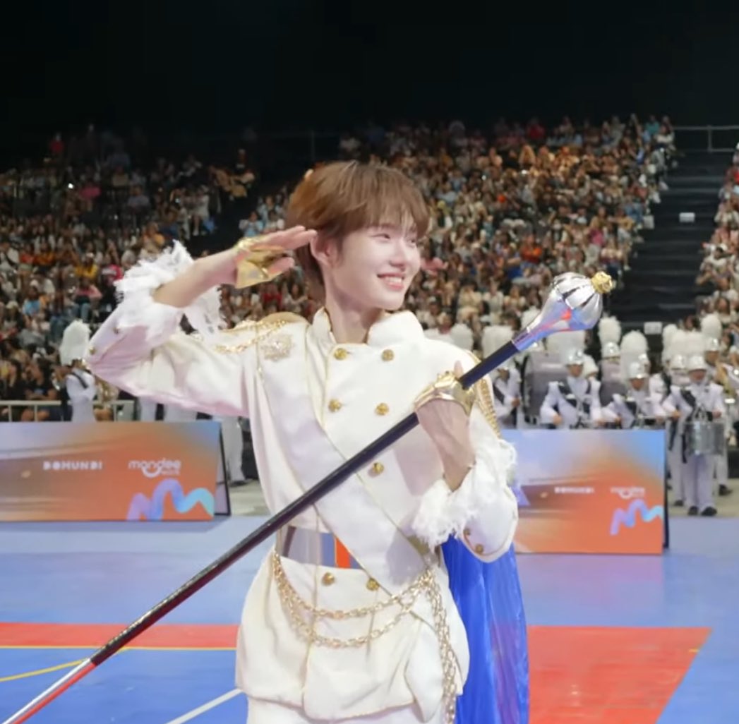 andch3rrybsm's tweet image. คฑากรไม้1กับไม้2นี่แอบคบกันป่ะ

#BTSDMDSportDayPart2
#KengNamping