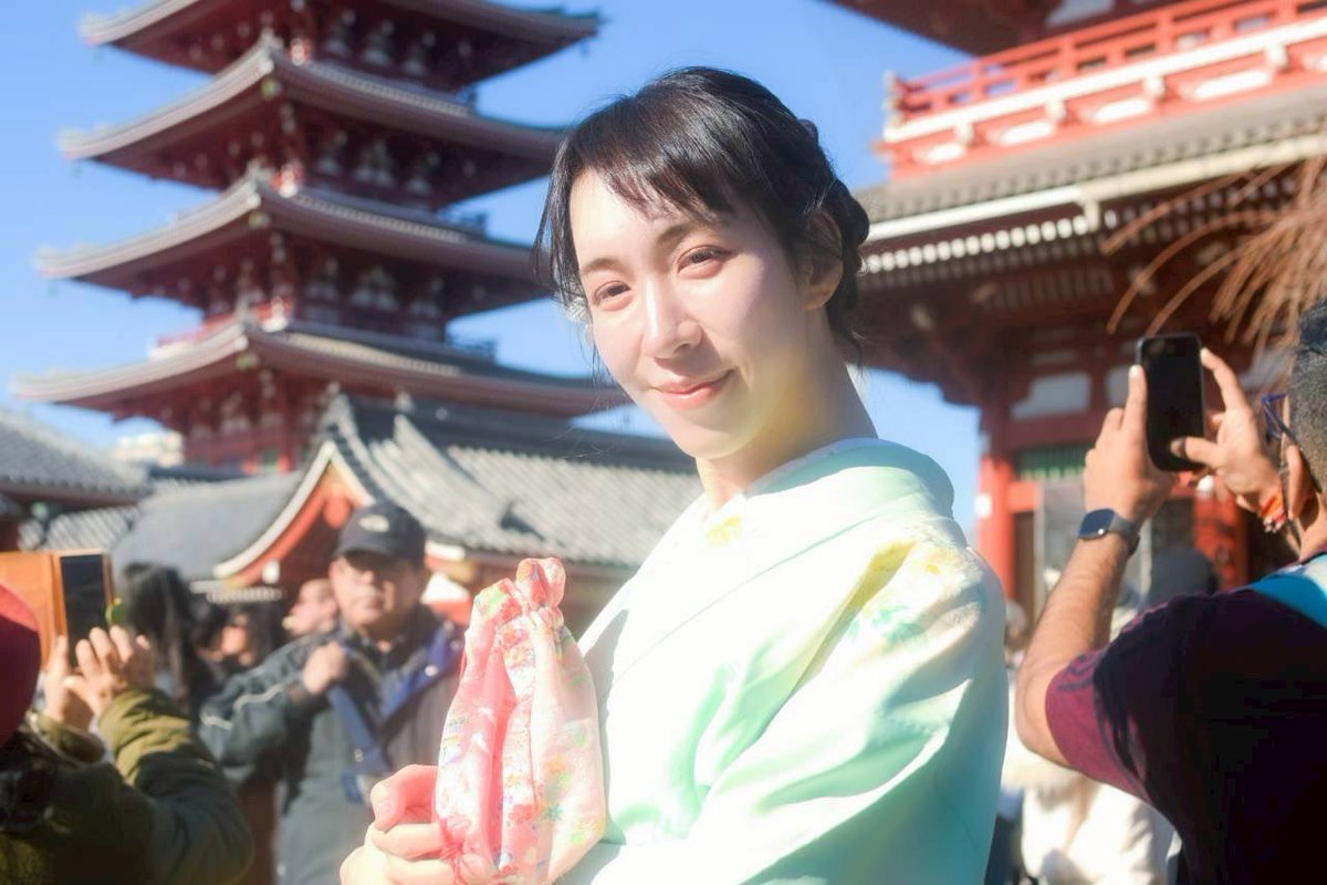 着物で浅草散策
.
Location:#浅草 
Photo:ゆみか(<a href="/yumikanosyasin/">由美華</a> )さん
Costume:cocomotokyo(<a href="/CocomoTokyo/">CocomoTokyo</a> )さん
Date:2026/01/04 
.
#着物 
#被写体依頼受付中 
#カメラマンさんと繫がりたい 
.