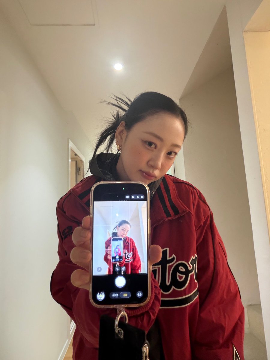 yvesupport's tweet image. b+POP update 

#YVES #이브