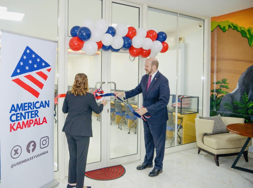 USAlumniUganda's tweet image. USEA joins friends of the American Center and the @USEmbassyUganda team for the official reopening of the American Center at its new location, Embassy Plaza Level 1.

The American Center remains a vital resource hub for us as a network, young people and the alumni community at…