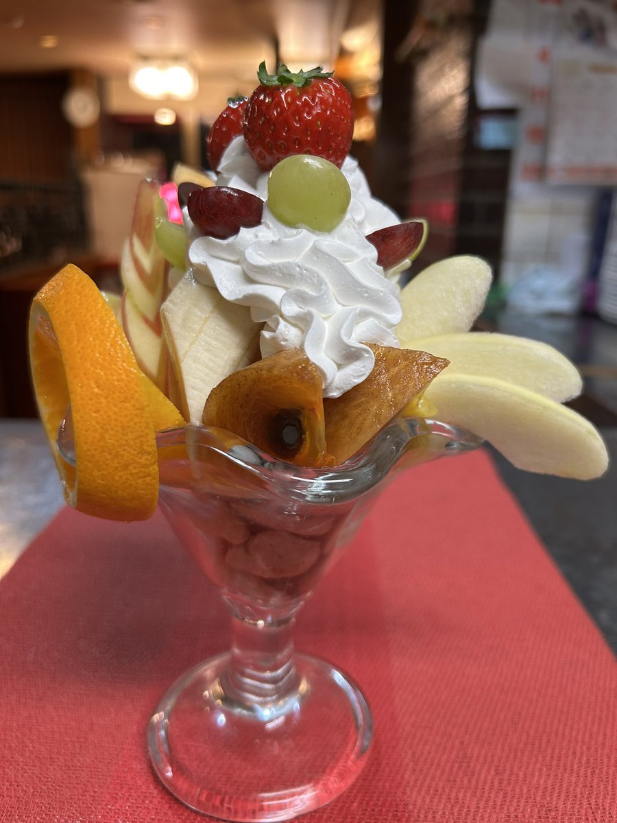 フルーツパフェ⭐️貯金箱⭐️レトロ⭐️即購入不可 加藤工芸 フルーツパフェ 貯金箱 陶器 昭和レトロ - メルカリ