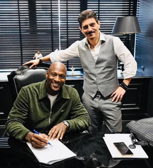 DimMarkopoulos's tweet image. Έκλεισε 2+1👏👏👏