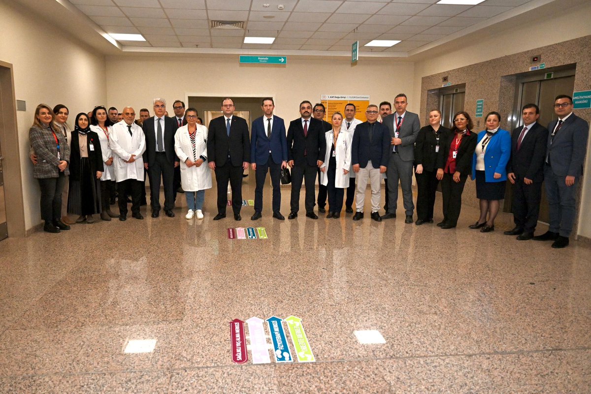 📍 Kartal Dr. Lütfi Kırdar Şehir Hastanesi

İstanbul İl Sağlık Müdürümüz Doç. Dr. Abdullah Emre Güner (<a href="/dr_aemreguner/">Doç. Dr. Abdullah Emre Güner</a>), Kartal Dr. Lütfi Kırdar Şehir Hastanesi Başhekimi Prof. Dr. Hasan Fehmi Küçük ve ekibi ile bir araya gelerek yürütülen sağlık hizmetleri ve devam eden