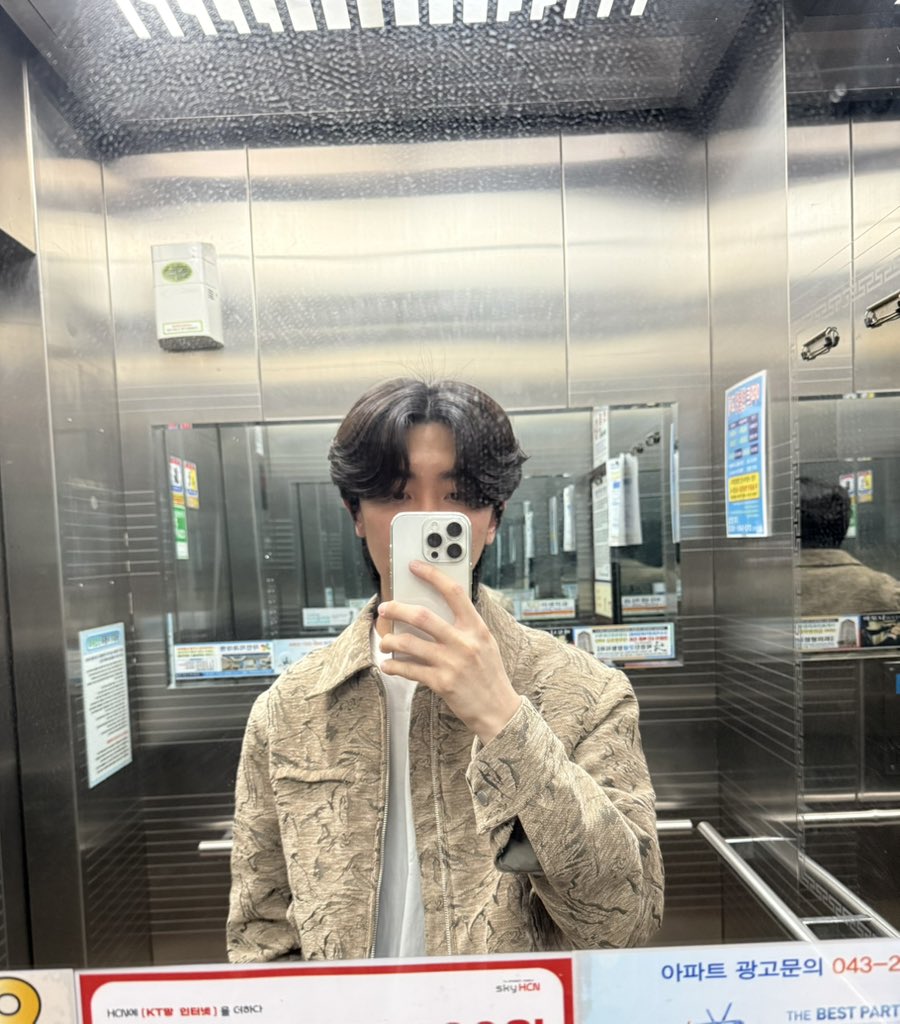 Case_by___case's tweet photo. 이 머리로 돌아가고 싶다는 생각이
자꾸만 드는데 아무래도 미친거아님? https://t.co/XygJpoJMea
