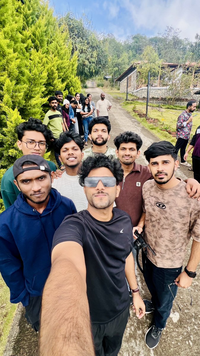 TechrishTeam's tweet photo. Office tour 🌟6/12

#team #tripmood #memories #exploring https://t.co/rXd7gXUrfZ