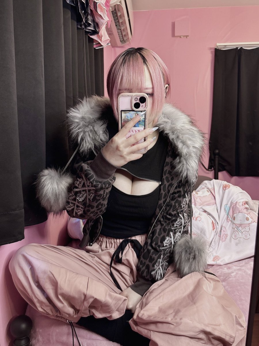 うさぎヶ丘秘密🐇🗝さんのエロ画像、2026年01月06日22時10分17秒に投稿