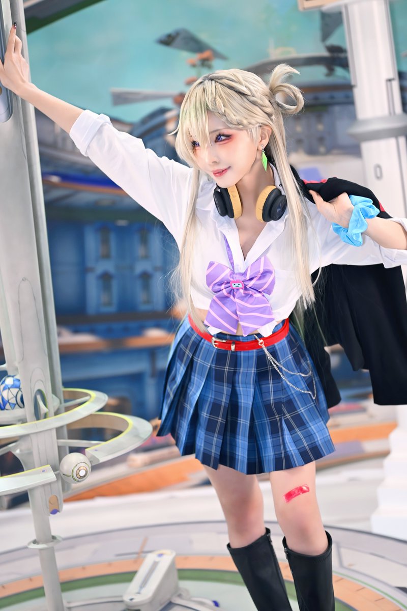 C105 シスル コミケセット 25 12月30日 「ｺﾐｯｸﾏｰｹｯﾄ冬 C107 1日目」 model:シスル(@Sithle011