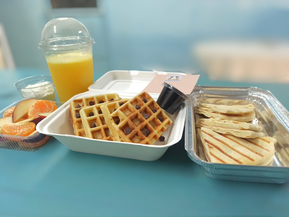 Canastas de desayuno, bocaditos, opciones dulces y saladas para vos. 💖
WhatsApp 0983 837 718