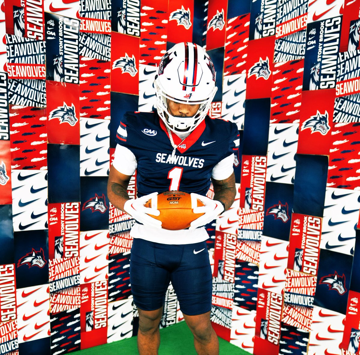 Shout out to <a href="/CoachJimNelson/">Jim Nelson</a> <a href="/CoachBCosh/">Billy Cosh</a> Really enjoyed my Official Visit at Stony Brook this weekend!!! <a href="/NFLuenceSports1/">NFLuence Sports Group</a>