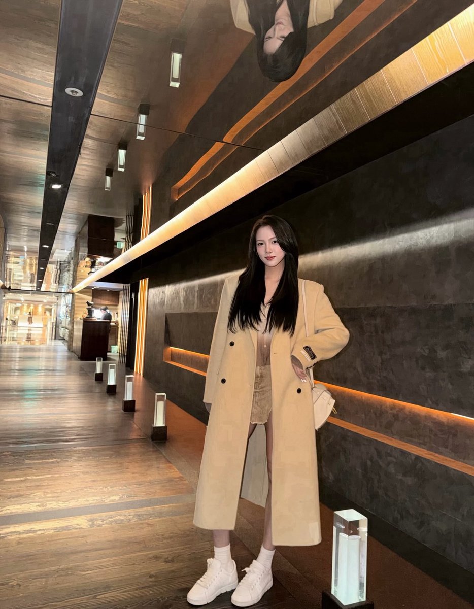 gwsnstagram's tweet image. [#SOSO] 📸 w.dy314 post 

My favourite coat of the year 🤎
Chat De Lama
The soft colour goes with any look

#공원소녀 #GWSN #소소 #王靖儀