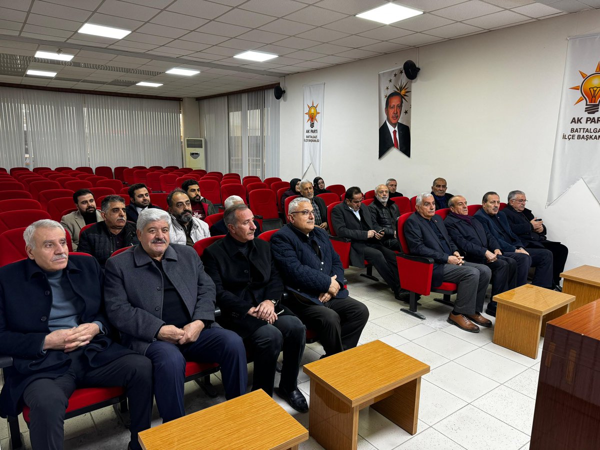 Battalgazi Belediye Başkanımız <a href="/avbayramtaskin/">Bayram Taşkın</a>’ın katılımlarıyla Ocak ayı Ak Parti Belediye Meclis Grup toplantısı gerçekleştirildi.

Toplantıda alınan kararların hayırlara vesile olmasını temenni ediyoruz.