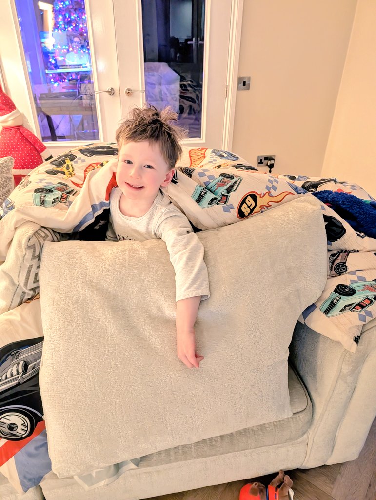 LisaRBriscoe's tweet image. Another den day today ! He's not back until Thursday. He's asked to watch Gavin and Stacey specials like we always do on the rare lazy days we get ✨✨🌌✨ . I've sat here balling my eyes out  😂😢