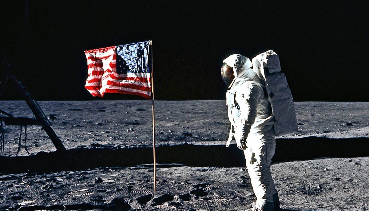 teddybear19367's tweet photo. the flag still on the Moon 🇺🇸🇺🇸🇺🇸 https://t.co/umOKDE58WE
